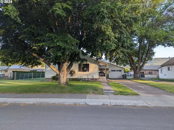 2006 E N Ave, La Grande, OR 97850