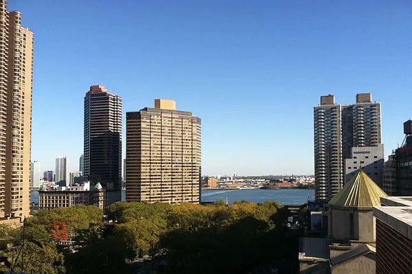 Sold by Corcoran | media 24