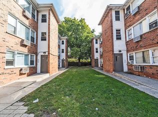 14020 S School, Riverdale, IL 60827