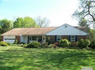 4 Four Winds Rd, Setauket, NY 11733