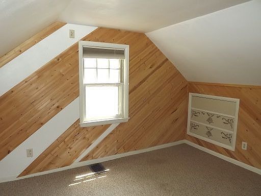 4th image of 1017 E Euclid Ave