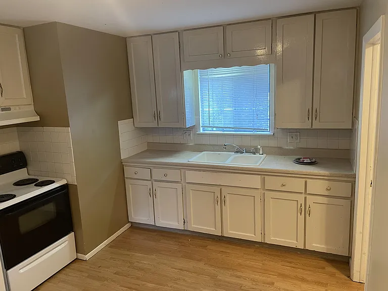 601 N Bryan Ave #1 — Photo 9
