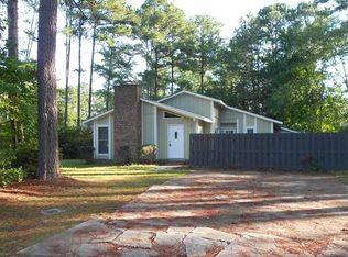 6504 Belfast Ct, Fayetteville, NC 28304