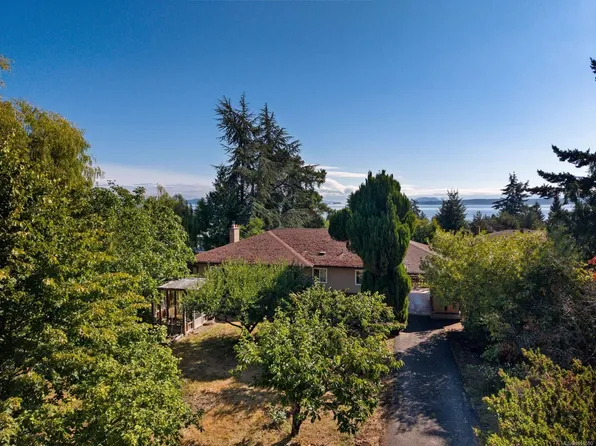 8625 Aldous Ter, North Saanich, BC V8L 1L3