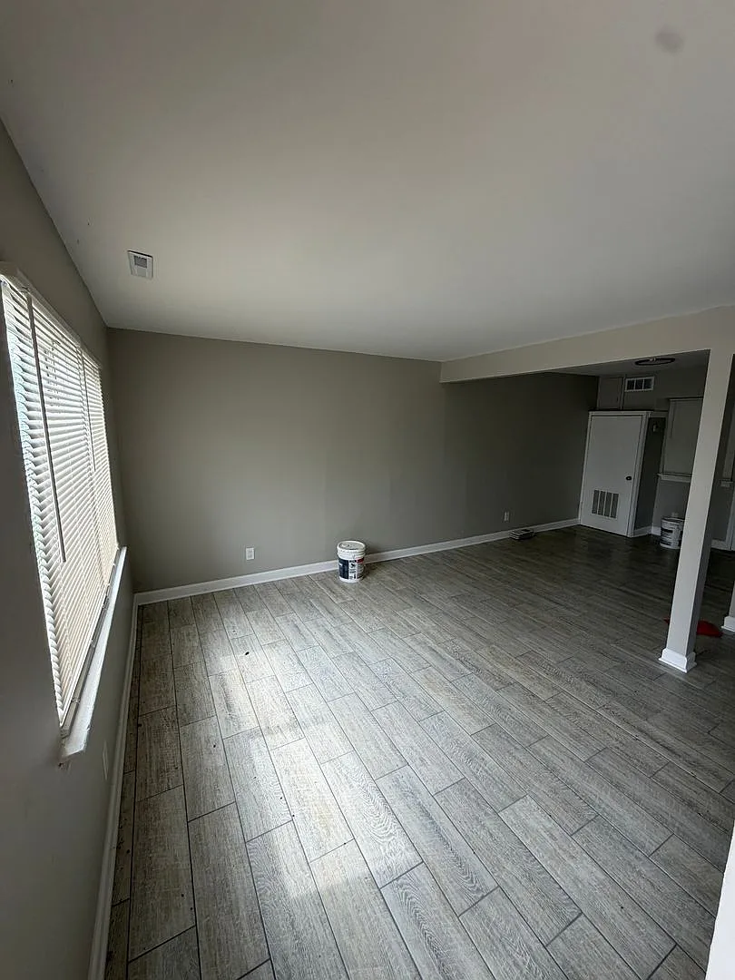 (Newly Renovated) 2 Bedroom Townhome — Photo 1