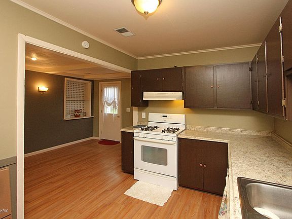 5th image of 1724 Eckener Dr