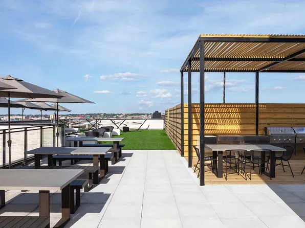 222 Johnson Avenue image 14 of 15