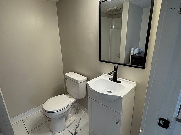 4th image of 717 Main St #5
