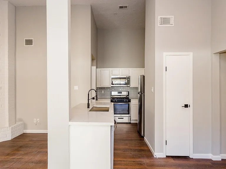5115 Beaverhollow Dr — Photo 6