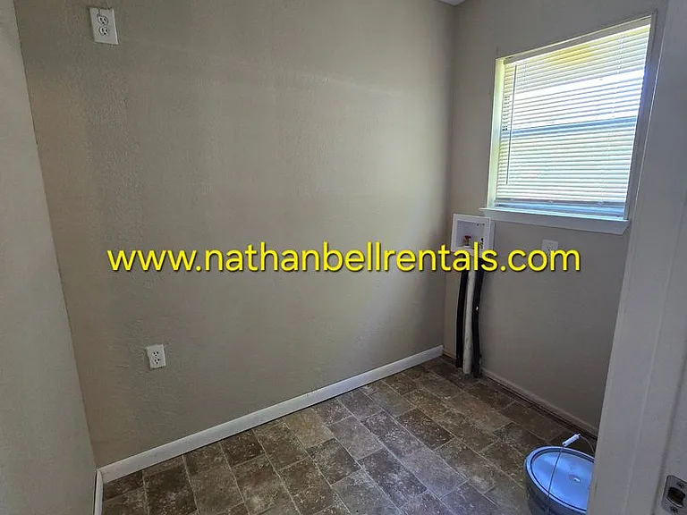 1480 10th St NE — Photo 6