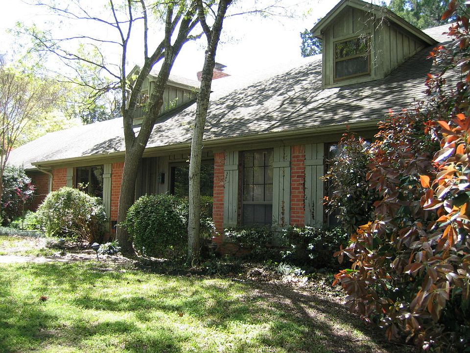 2nd image of 504 Wildwood Cir