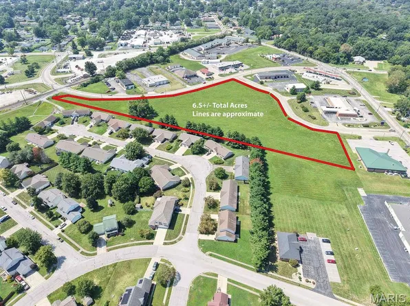 1810 Central Plaza Dr, Belleville, IL 62221