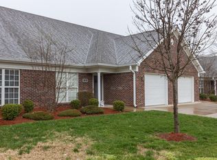 8218 Delta Cir, Louisville, KY 40228