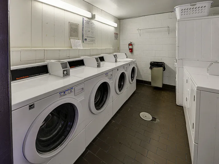 805 29th Street Laundry
