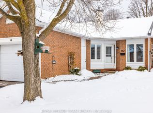 27 Pine Needles Ct, Ottawa, ON K2S1G5