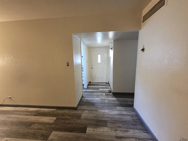 1901 W 16th Pl — Photo 14