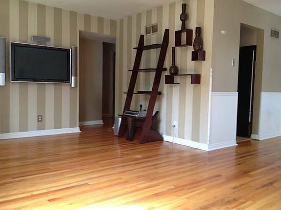 2nd image of 6949 Tholozan Ave