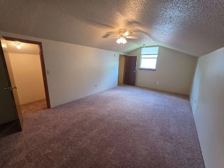2430 W Gum St — Photo 15
