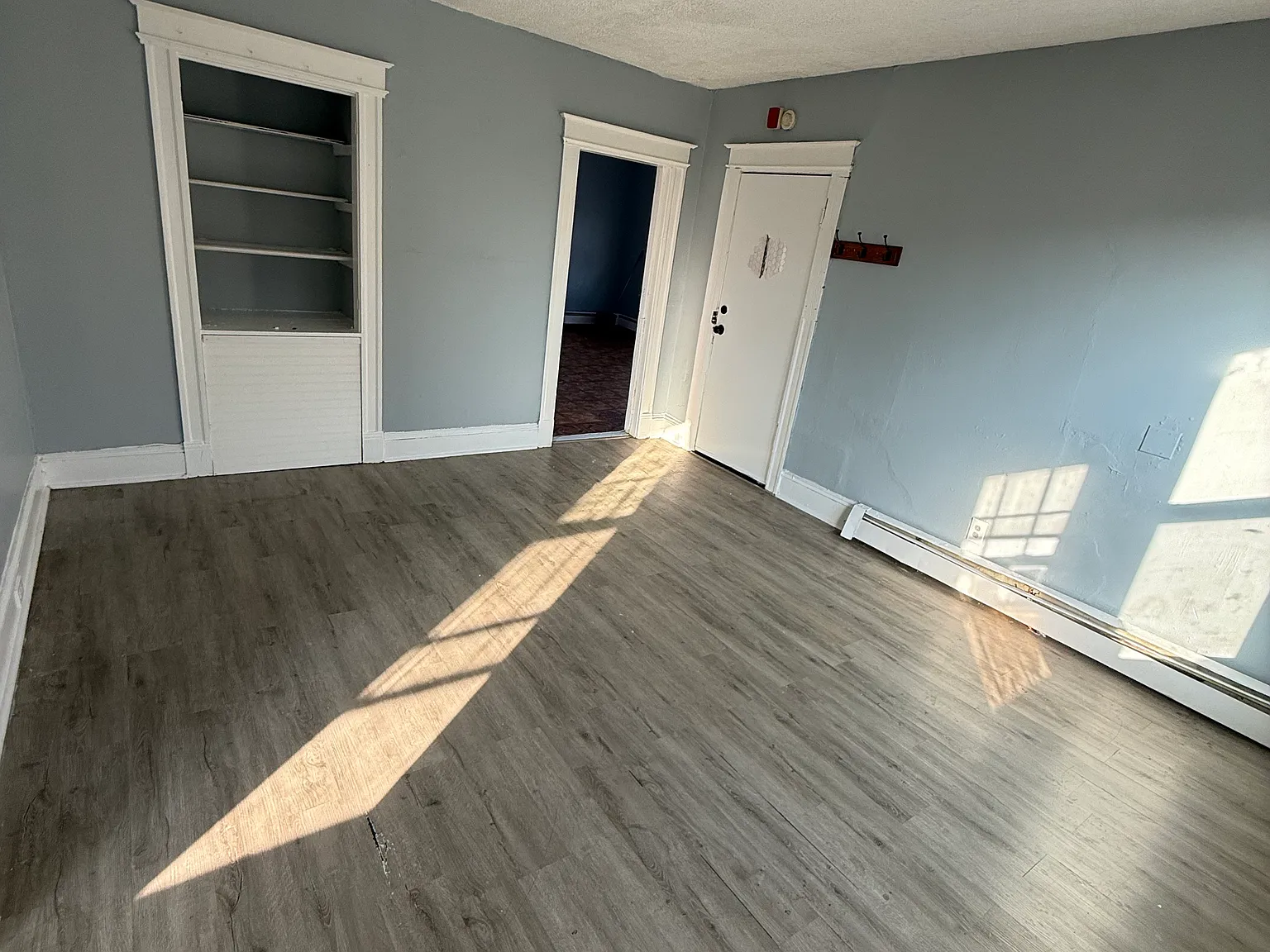 3 bed, 1250 sqft, $1,650 — Photo 1