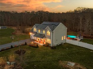 31 Plantation Dr, Tiverton, RI 02878