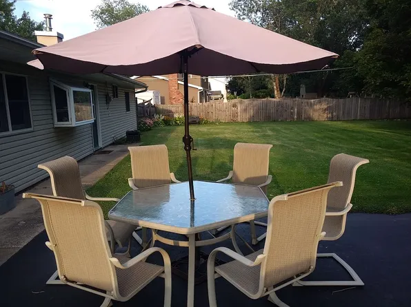 340 Brentwood Dr, Youngstown, NY 14174
