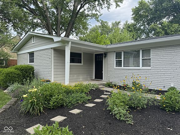 3rd image of 2516 Colony Ct