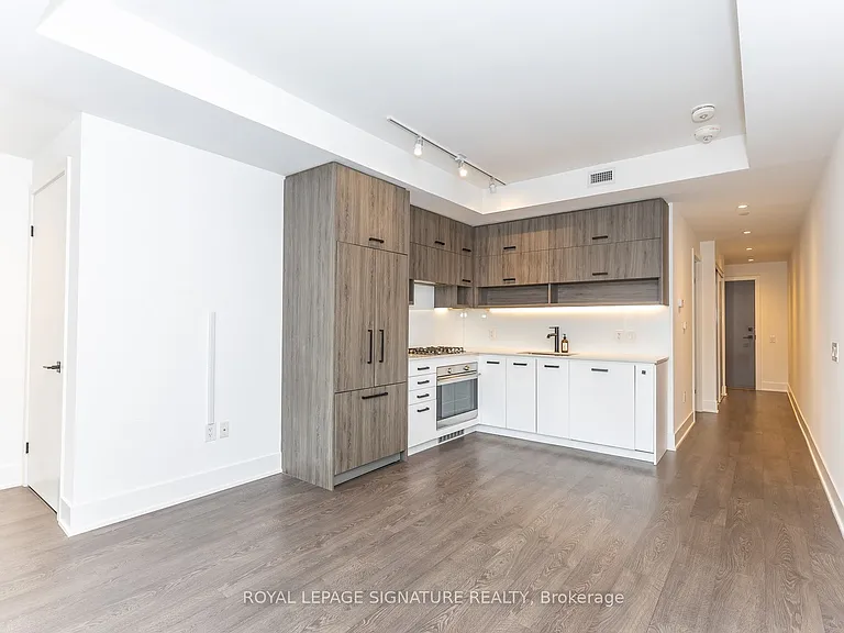 1888 Queen St E #204 — Photo 7
