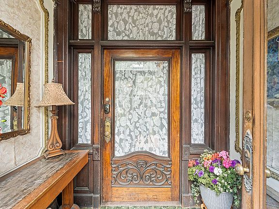 3rd image of 410 Stuyvesant Ave