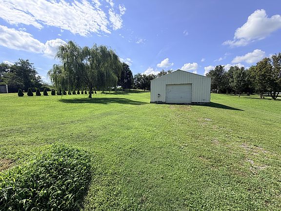 3rd image of 245 County Road 365