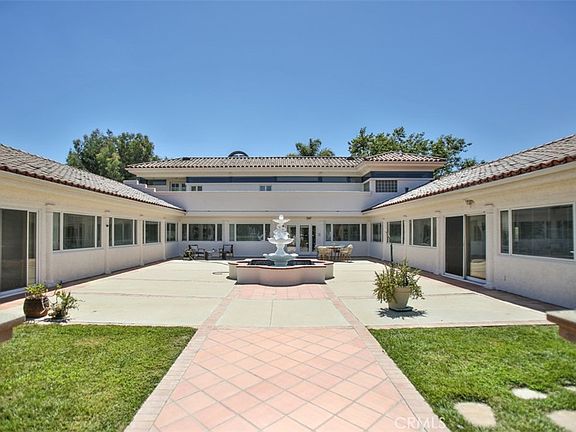 3rd image of 3624 Hollins Ave