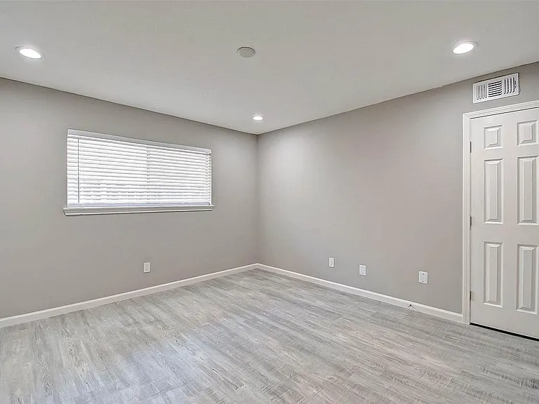 1104 W Tri Oaks Ln #119 — Photo 17