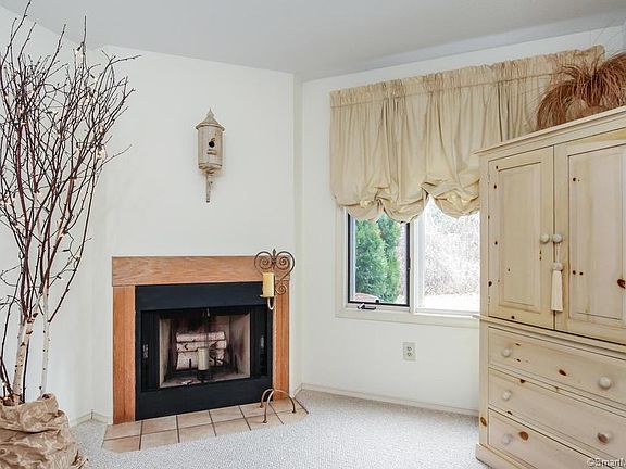 4th image of 55 Copper Beech Dr