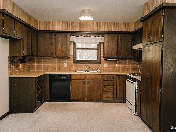 5th image of 2406 Brookwood Ln