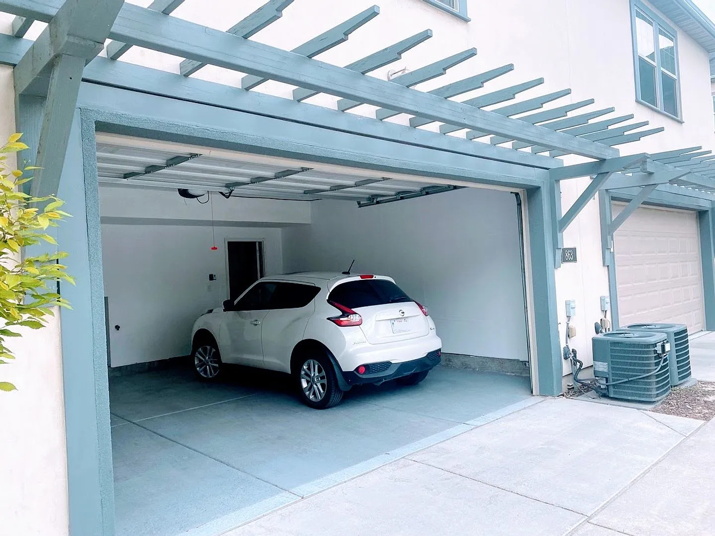 3 Bed x 2 Bath Townhome -2 car garage - 1320 FT2 - Yard Space & More — Photo 4