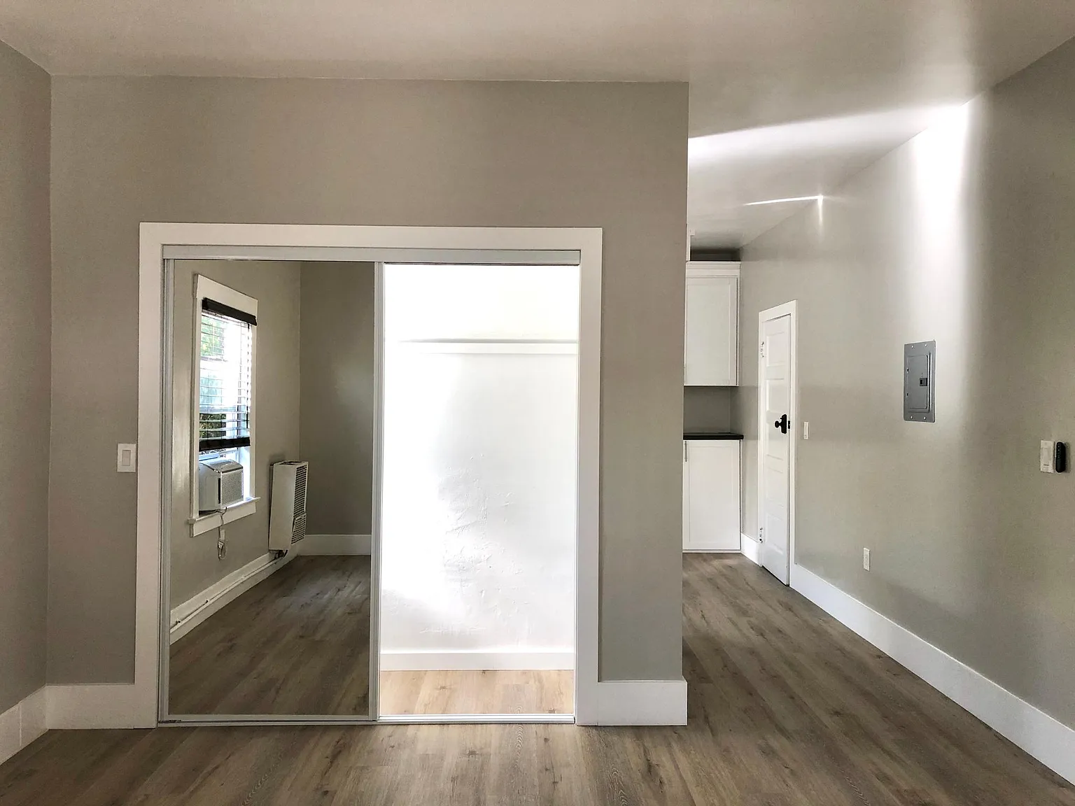 Studio, 400 sqft, $1,650 — Photo 4
