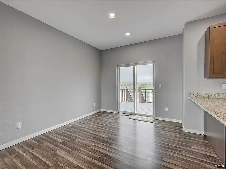 589 S 3rd Ave — Photo 19
