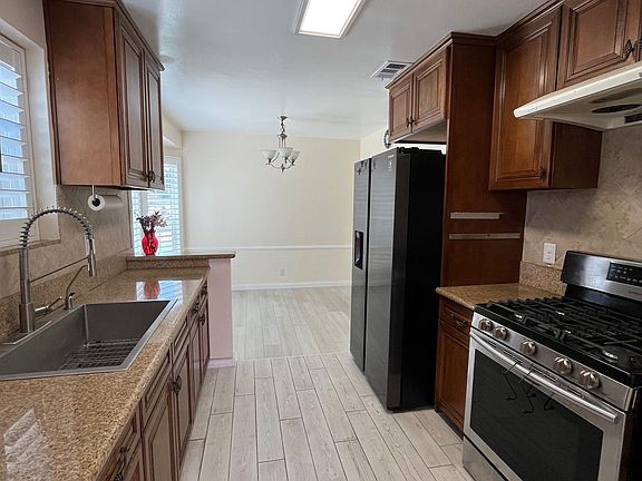 5th image of 230 N Broadmoor Ave
