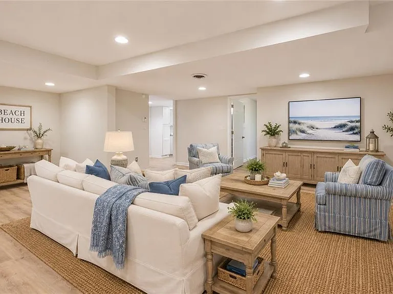2509 Sharondale Dr NE — Photo 28