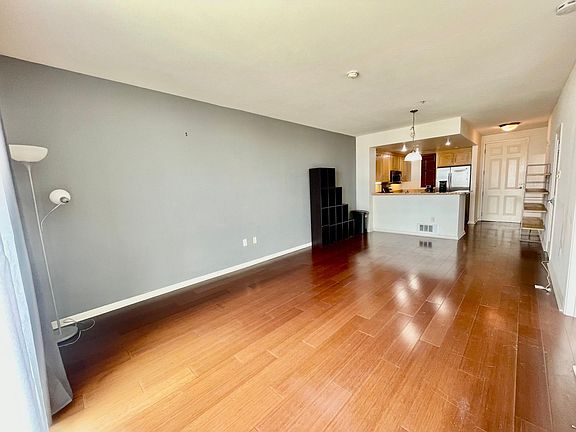 4th image of 301 Crescent Ct APT 3306