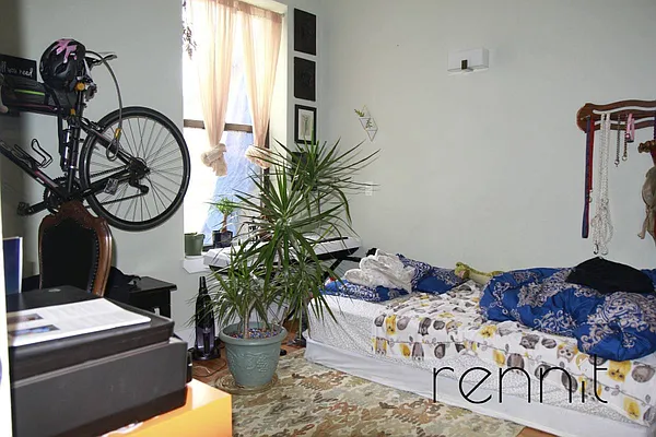 Rented by Rennit Inc. | media 21