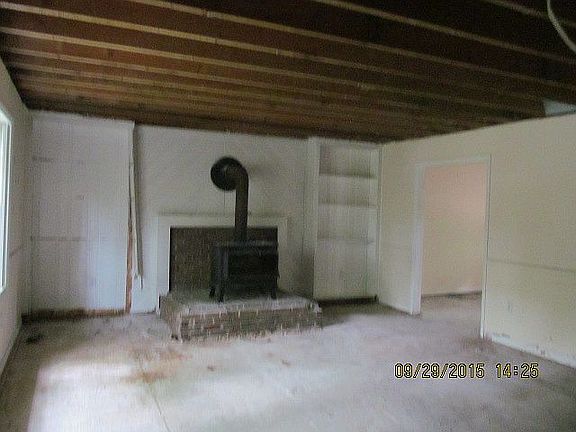 2nd image of 170 Woodside Trail