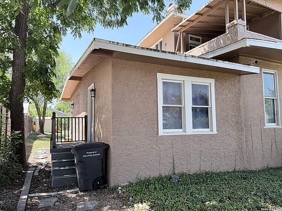 3rd image of 1030 W HUISACHE AVE