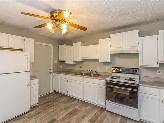 4th image of 115 Marcy Ln