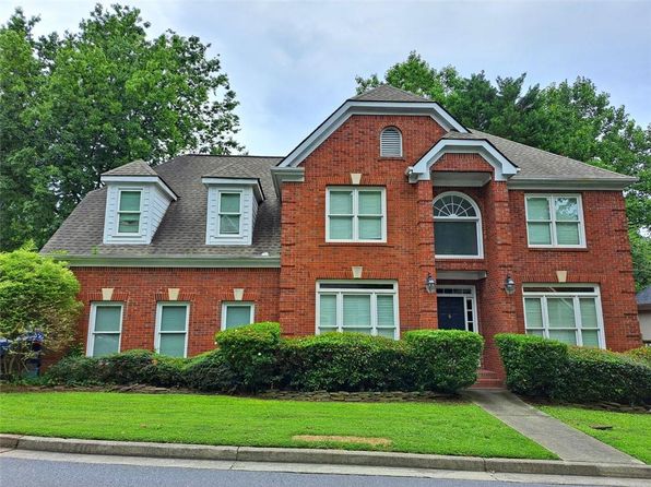 2242 Lenox Walk