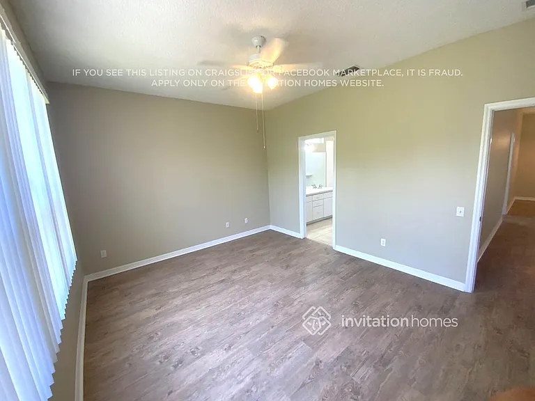 528 Wexford Dr — Photo 9