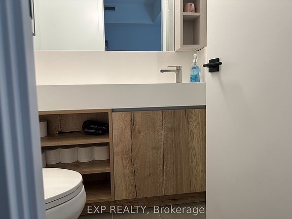 5th image of 319 Jarvis St #2517