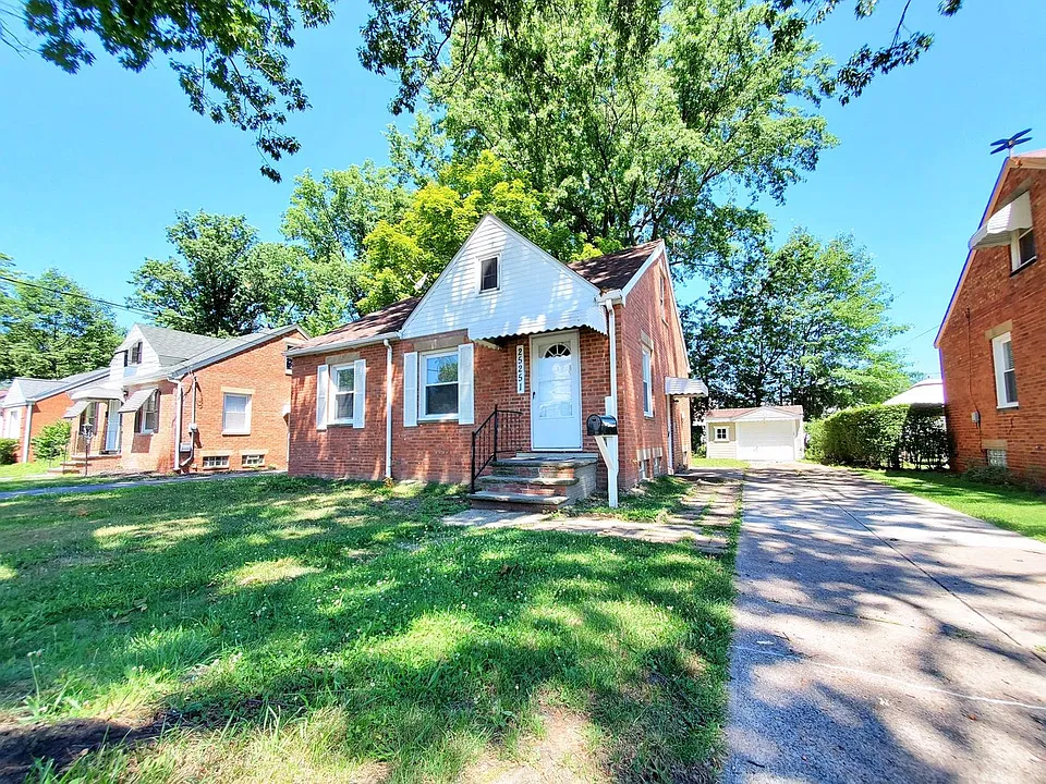 25251 Shoreview Ave