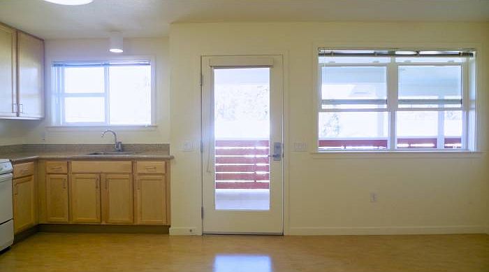 Kitchen & Entry
