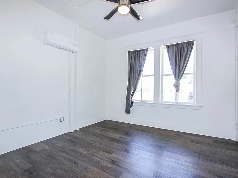215 E Willis St — Photo 8