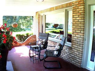 1107 Robins Rd, Lansing, MI 48917